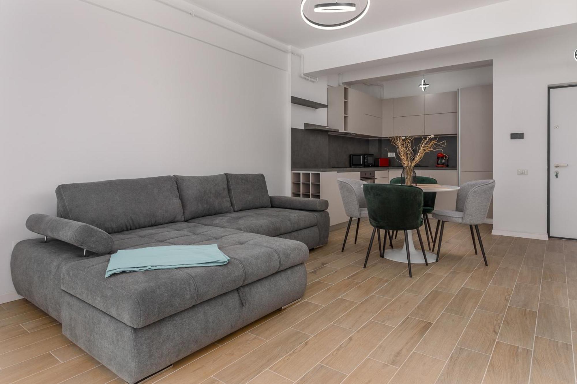 Azzurro Beachfront - Sea View *